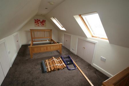 4 bedroom detached house to rent - Photo 3