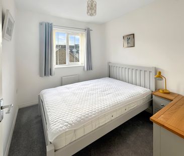 This modern, fully furnished home is in a good condition throughout... - Photo 5