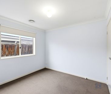 FAMILY HOME WITH SIDE ACCESS & REFRIDGERATED COOLING - Photo 4