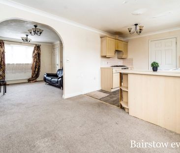 Mallards Road, Barking, IG11 - Photo 3