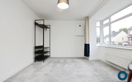 Recently redecorated on bed ground floor flat in Bishopston. Available now! - Photo 5