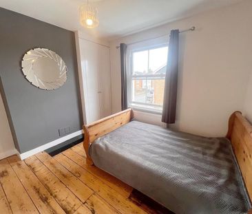 5 bedroom semi-detached house to rent - Photo 5