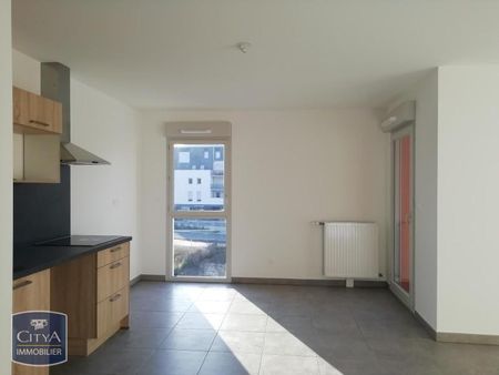 Location Appartement 3 pièces 67m² AVRILLE 49240 - Photo 3