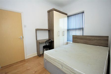 4 bedroom terraced house to rent - Photo 2