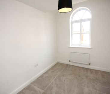 Laurel Crescent, Preston - Photo 6