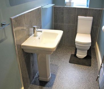 3 bedroom terraced house to rent - Photo 5