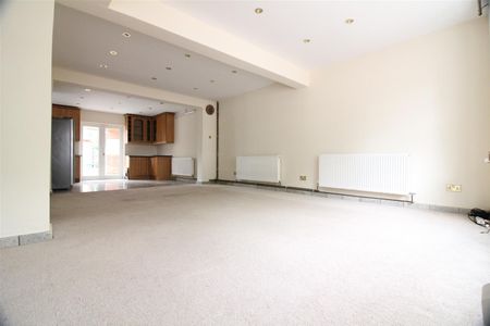 Fern Lane, Hounslow - Photo 2