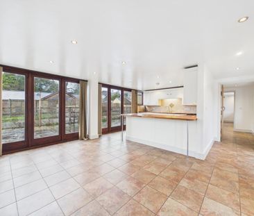 4 bedroom barn conversion to rent - Photo 2