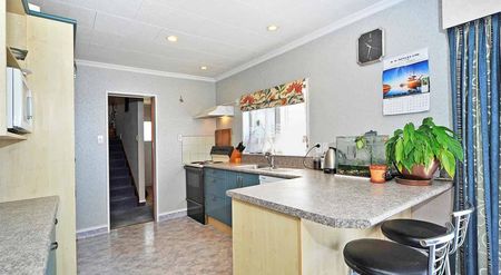 Convenient in Kelvin Grove - Photo 3