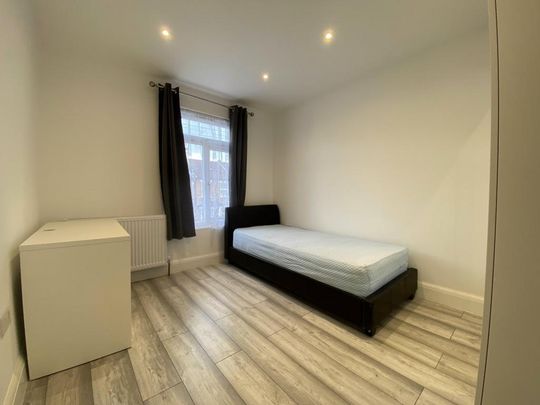 1 bedroom in a house share to rent - Photo 1