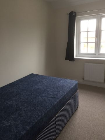 6 Bed Terraced House, Great Clover Leaze, BS16 - Photo 3