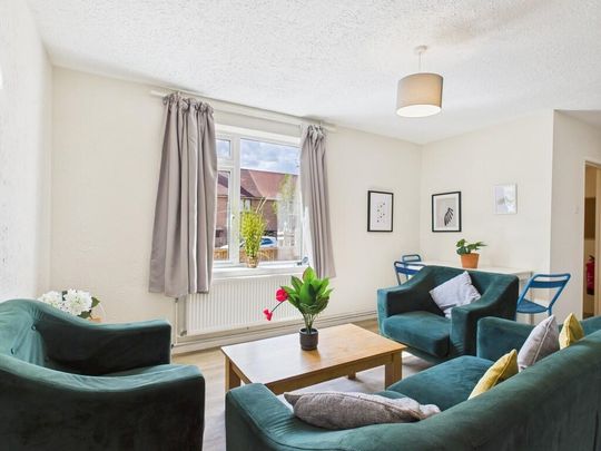 5 bedroom detached house to rent - Photo 1