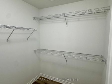 For Lease - 17 Pearen Lane, Barrie, Ontario - Photo 3