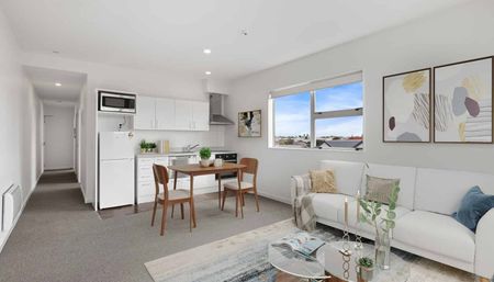 Central & Sunny 2 Bedroom Apartment - Photo 3