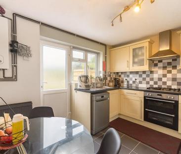 2 bedroom semi-detached house to rent - Photo 3