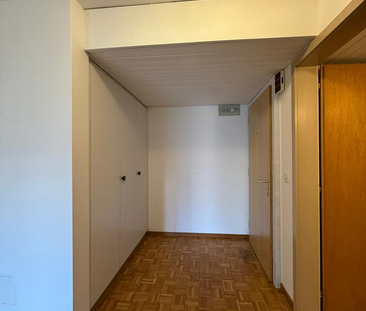 Grosszügige 2.5-Zimmerwohnung im Erdgeschoss mit Terasse - Foto 3