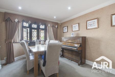 3 bedroom semi-detached house to rent - Photo 5