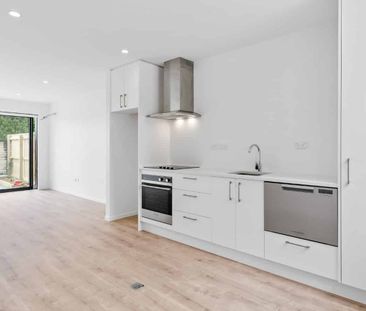Stylish Townhouse - Photo 1