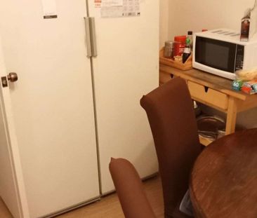 East Melbourne - Photo 2