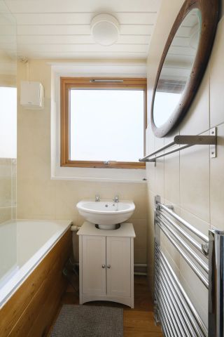 Denchworth House – Room 3 - Photo 5