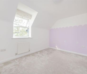 3 bed House - End Terrace To Let - Photo 2