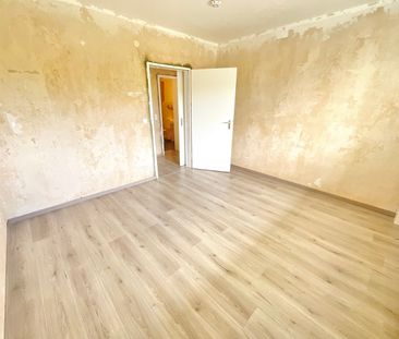 Große 4 Zimmerwohnung mit Balkon - Photo 1