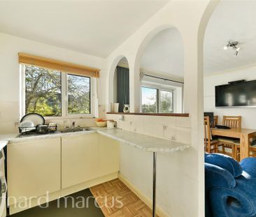 Appleby Gardens, Feltham - Photo 2