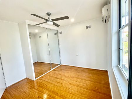 COSY 4 BEDROOM RENOVATED HOME - Photo 3