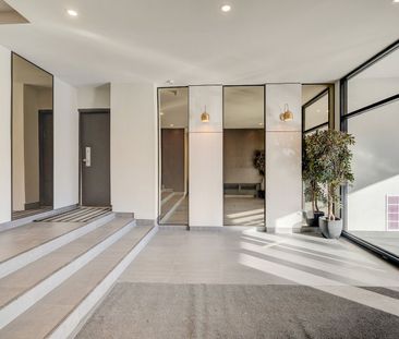 5311 Sherbrooke Street West - Photo 2