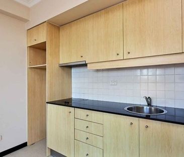 City Fringe One Bedroom Apartment With Harbour Bridge Views - Photo 2