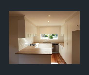 Spacious Family Home in Prime Brentwood School Zone - Photo 2