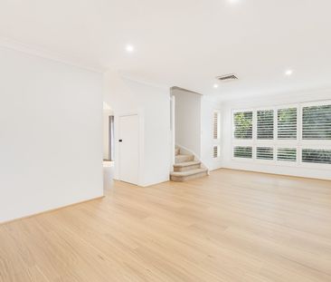Private Fully Renovated Townhouse - Photo 3