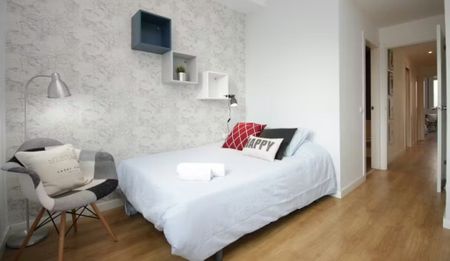 Avinguda de la Riera de Cassoles, Barcelona, Catalonia 08012 - Photo 4