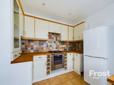 Thorpe Lea Road, Egham, Surrey,TW20 - Photo 5