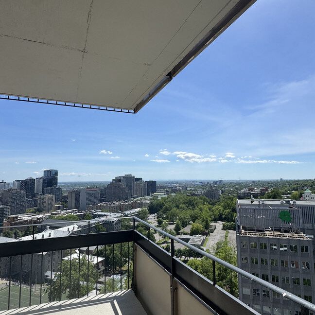 1 Bedroom - 3545 Chemin De La Côte-des-Neiges, Montréal - Photo 1