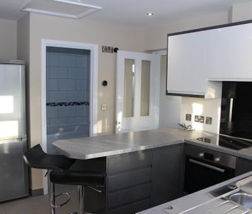 2 bedroom semi-detached bungalow to rent - Photo 1