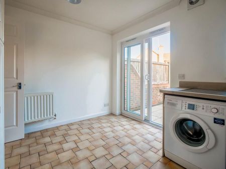 2 bedroom terraced house to rent - Photo 5