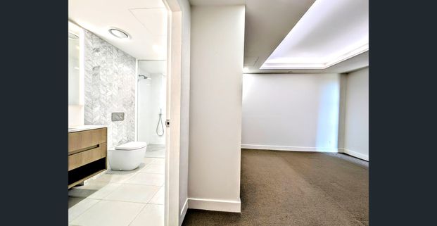 Superb modern apartment with iconic harbour view - Photo 1