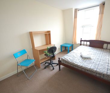 3 bedroom apartment to rent - Photo 5