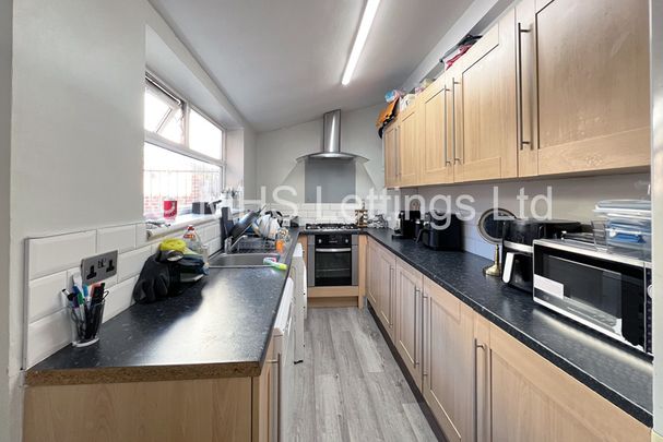 3 Bedroom Mid Terraced House for rent in Broomfield Terrace - Photo 1