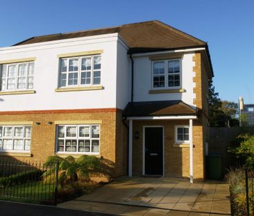 3 bedroom semi-detached house to rent - Photo 6