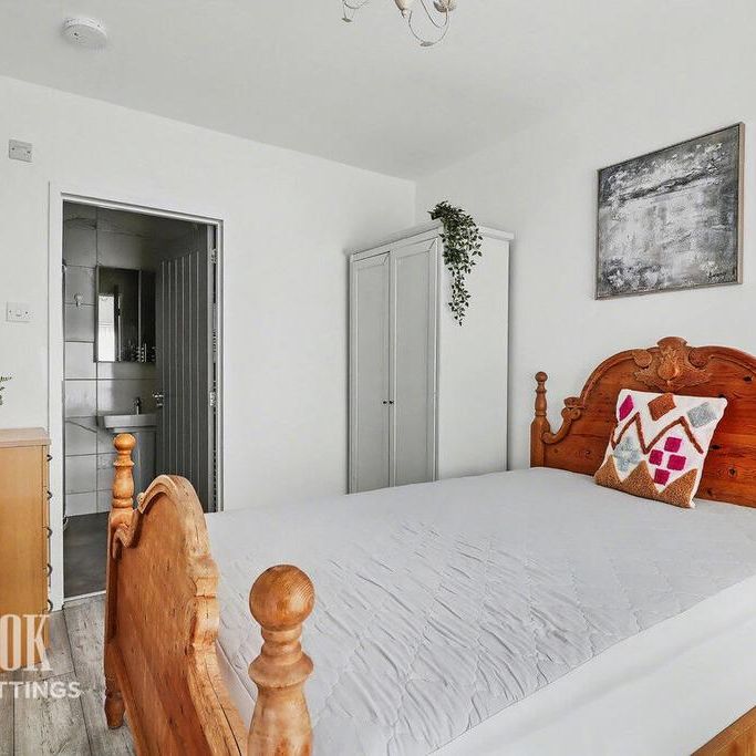 1 bedroom in a house share to rent - Photo 1