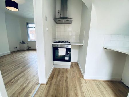 3 bedroom terraced house to rent - Photo 3