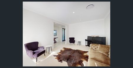 Luxurious Family Living in Prestigious Bridgeman Downs - Photo 2