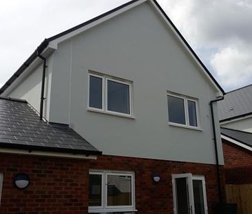 3 bedroom detached house to rent - Photo 2
