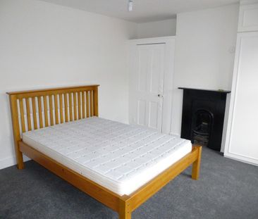 4 bedroom terraced house to rent - Photo 3