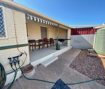FULLY FURNISHED HOME - Photo 6