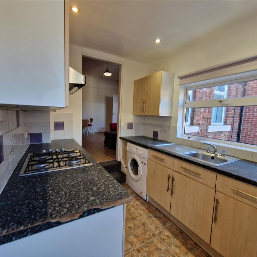 3 bed flat to rent in Stannington Place, Heaton, NE6 - Photo 1