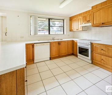 Lowset Brick Family Home - 10 Minutes Out of Town! - Photo 5