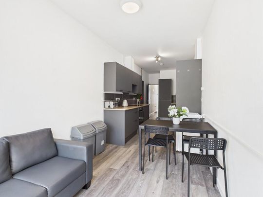 5 bedroom terraced house to rent - Photo 1